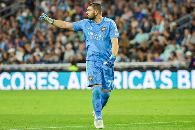 August 29, 2026, St. Paul, Minnesota, United States: Orlando City goalkeeper MAXIME CRo°PEAU (71) pumps his fist after a goal. Minnesota United hosted Orlando City on August 29th. The teams faced off at Allianz Field in St. Paul, Minnesota. The game ended in a draw 3-3. MLS, Fussball Herren, USA 2026 - Minnesota United 3:3 Orlando City  - ZUMAt166 20260829_zsp_t166_024 Copyright: xMichaelxTurnerx