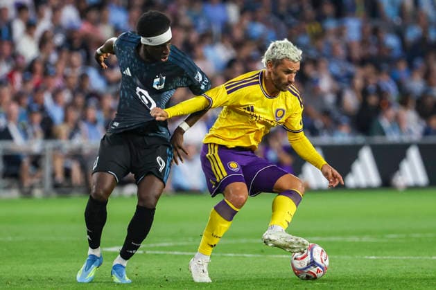 August 29, 2026, St. Paul, Minnesota, United States: Orlando City forward ANTOINE GRIEZMANN (7) holds off Minnesota United FC forward KELVIN YEBOAH (9). Minnesota United hosted Orlando City on August 29th. The teams faced off at Allianz Field in St. Paul, Minnesota. The game ended in a draw 3-3. MLS, Fussball Herren, USA 2026 - Minnesota United 3:3 Orlando City  - ZUMAt166 20260829_zsp_t166_029 Copyright: xMichaelxTurnerx