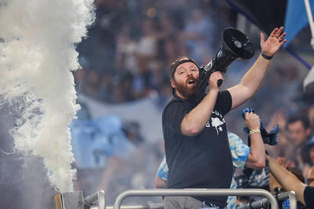 August 29, 2026, St. Paul, Minnesota, United States: A section leader cheers following a goal by Minnesota United FC forward MARCUS CALDEIRA (22). Minnesota United hosted Orlando City on August 29th. The teams faced off at Allianz Field in St. Paul, Minnesota. The game ended in a draw 3-3. St. Paul United States - ZUMAt166 20260829_zsp_t166_023 Copyright: xMichaelxTurnerx