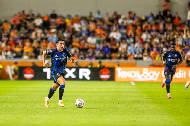 August 29, 2026, Houston, Texas, USA: A San Jose Earthquakes player advances with the ball during the MLS, Fussball Herren, USA match between the San Jose Earthquakes and the Houston Dynamo at Shell Energy Stadium. Soccer 2026: Dynamo 0:0 Earthquakes  - ZUMAn340 20260829_zsp_n340_029 Copyright: xJoexNogalskix