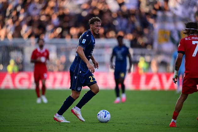 AC Monza v Udinese Calcio - Serie A 2026 27 Mergim Vojvoda of Udinese Calcio in action during the Serie A match between AC Monza and Udinese Calcio at Brianteo Stadium in Monza, Italy, on August 29, 2026. Monza Lombardy Italy  Copyright: xAndreaxDiodatox originalFilename:diodato-acmonzav260829_npU6o.jpg