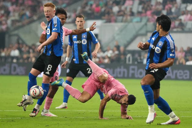 August 29, 2026, Miami, Florida, USA: MATTY LONGSTAFF (8) of CF Montreal, GERMAN BERTERAME (19) of Inter Miami CF and BRAYAN VERA (4) of CF Montreal battle for a ball during a MLS, Fussball Herren, USA soccer match between Inter Miami CF and CF Montreal Miami USA - ZUMAa257 20260829_zsp_a257_002 Copyright: xChrisxArjoonx