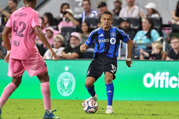 August 29, 2026, Miami, Florida, USA: ALEXIS SANCHEZ (10) of CF Montreal controls a ball during a MLS, Fussball Herren, USA soccer match between Inter Miami CF and CF Montreal Soccer 2026: Inter Miami CF 7:1 CF Montreal.  - ZUMAa257 20260829_zsp_a257_041 Copyright: xChrisxArjoonx