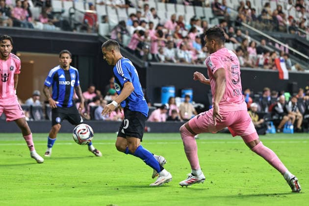 August 29, 2026, Miami, Florida, USA: ALEXIS SANCHEZ (10) of CF Montreal AND Casemiro (5) of Inter Miami CF battle for a ball during a MLS, Fussball Herren, USA soccer match between Inter Miami CF and CF Montreal Miami USA - ZUMAa257 20260829_zsp_a257_038 Copyright: xChrisxArjoonx