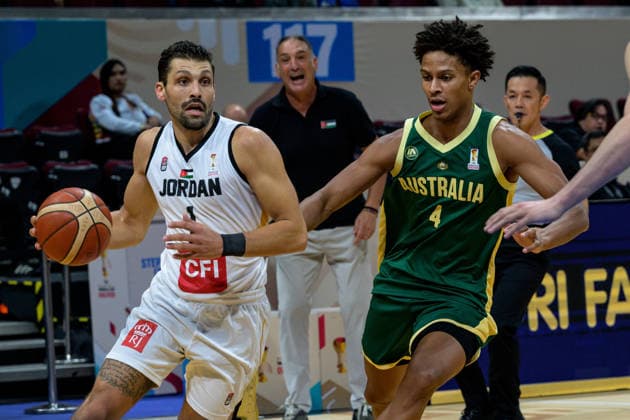 August 30, 2026, Manila, Manila, Philippines: Amin ABU HAWWAS avoids Australia s Dash DANIELS. FIBA World Cup Basketball Asian Qualifiers The Australian Boomers vs Jordan in the Group E match of the FIBA Basketball World Cup Qualifiers at the Mall of Asia Arena, Manila, Philippines on Sunday 30 August 2026..The top 2 teams with qualify for the FIBA Basketball World Cup, Qatar in 2027. FIBA World Cup Basketball Asian Qualifiers  - ZUMAr144 20260830_zap_r144_016 Copyright: xJaynexRussellx