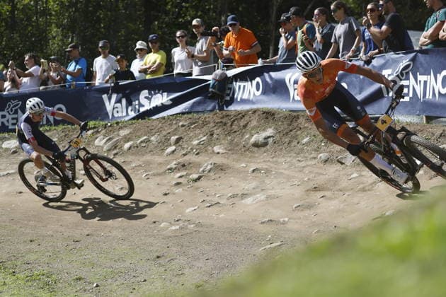 30.08.2026, Daolasa di Commezzadura, Val di Sole Bikeland, 2026 UCI MTB World Championship, WM, Weltmeisterschaft Men U23 s XCO (cross country olympic) Rens Teunissen Van Manen 4 (NED) and Alix Andre Gallis 11 (FRA) Daolasa di Commezzadura Val di Sole Bikeland Trento Italy Copyright: xJustPictures.ch FrancescoxMinghettix jp-en-FrMi-_NG_0245