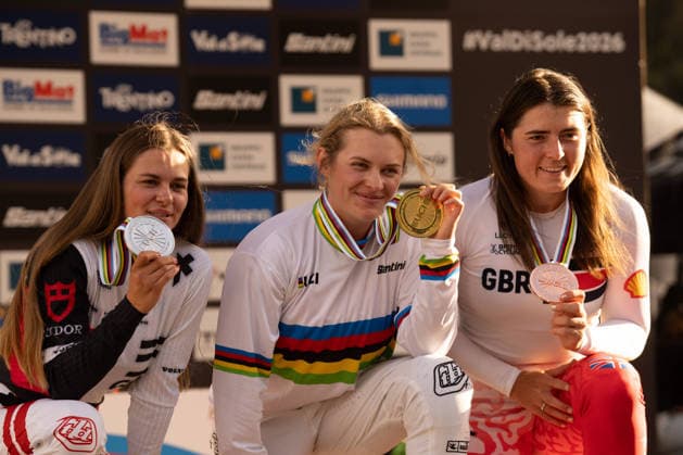 IPA87930599 - HOLL Valentina, BAUMANN Lisa, and HARNDEN Harriet during the Elite Women s Downhill race at the Val di Sole UCI Mountain Bike World Championships—the DHI race at Val di Sole Downhill—on August 29, 2026.  Copyright: xFabioxAverna IPAxSportx xx 87930599