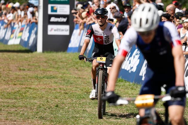 30.08.2026, Daolasa di Commezzadura, Val di Sole Bikeland, 2026 UCI MTB World Championship, WM, Weltmeisterschaft Men U23 s XCO (cross country olympic) Nicolas Halter 6 (SUI) arriving in third position Daolasa di Commezzadura Val di Sole Bikeland Trento Italy Copyright: xJustPictures.ch FrancescoxMinghettix jp-en-FrMi-_NG_0636