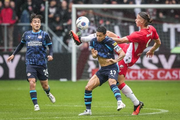 UTRECHT , 30-08-2026 , Stadion Galgenwaard , Season 2026 2027 , Dutch Eredivisie football , match between FC Utrecht and PSV Eindhoven , picture shows FC Utrecht player Artem Stepanov and PSV Player Mauro Junior Utrecht - PSV  x206240196x Copyright: