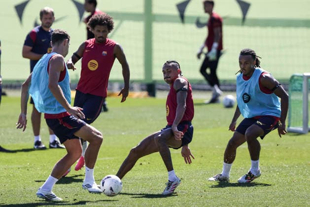 August 30, 2026, Sant Joan Despi, Barcelona, Spain: Raphinha and Jules Kounde during the training day of FC Barcelona, Barca ahead the Spanish League, Laliga EA Sports, football match against Rayo Vallecano at Ciudad Esportiva Joan Gamper on August 30, 2026 in Sant Joan Despi, Barcelona, Spain. Sant Joan Despi Spain - ZUMAa181 20260830_zaa_a181_012 Copyright: xJavierxBorregox