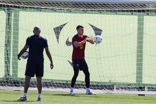 August 30, 2026, Sant Joan Despi, Barcelona, Spain: Dominik Livakovic during the training day of FC Barcelona, Barca ahead the Spanish League, Laliga EA Sports, football match against Rayo Vallecano at Ciudad Esportiva Joan Gamper on August 30, 2026 in Sant Joan Despi, Barcelona, Spain. Sant Joan Despi Spain - ZUMAa181 20260830_zaa_a181_020 Copyright: xJavierxBorregox