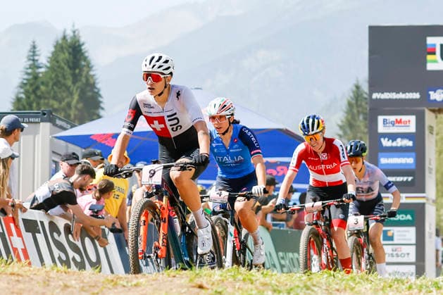 TRENTO, ITALY - AUGUST 30: Ronja Blöchlinger from Switzerland L) lead a small group during the Uci Mountainbike World Championship, WM, Weltmeisterschaft - Women Elite Cross-County World Championships at Val di Sole on August 30, 2026 in Trento, Italy. Trento Val di Sole Trento Italy Copyright: xJustPictures.ch FrancescoxMinghettix jp-en-EuSpIm-JP6_FRM_UCIWC_GRLXCO_30Aug_000188