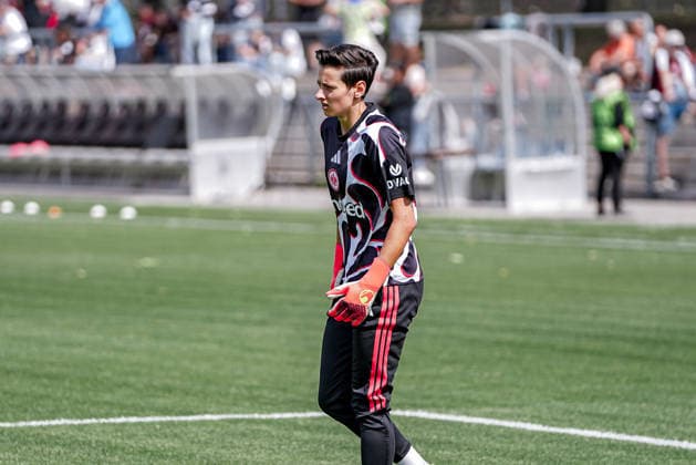 Deutschland: Fussball Saison 2026 2027 , Google Pixel Frauen-Bundesliga , 2. Spieltag , Eintracht Frankfurt Frauen vs. 1. FC Nürnberg Frauen - Stadion am Brentanobad (Frankfurt am Main) : Lina Altenburg (Eintracht Frankfurt Frauen, 12) Mimik, Gesichtsausdruck, Emotion, Aufwärmen Frankfurt am Main Stadion am Brentanobad Deutschland Germany *** Germany Soccer Season 2026–2027, Google Pixel Women s Bundesliga, Matchday 2, Eintracht Frankfurt Women vs. 1. FC Nuremberg Women, Stadion am Brentanobad, Frankfurt am Main, Lina Altenburg, Eintracht Frankfurt Women, 12 facial expressions, emotion, warm-up, Frankfurt am Main, Stadion am Brentanobad, Germany Copyright: xBennetxLongx