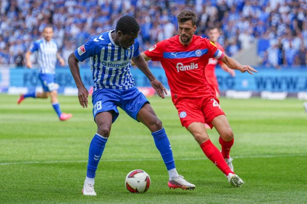 30.08.2026, xydrx, Fußball, 2. Fußball Bundesliga, 1.FC Magdeburg - Holstein Kiel, Saison 2026 2027, Avnet Arena: Pierre Nadjombe (1.FC Magdeburg, 28) im Zweikampf gegen Jonas Meffert (Holstein Kiel, 28) DFB regulations prohibit any use of photographs as image sequences and or quasi-video. *** August 30, 2026, xydrx, soccer, 2. Bundesliga, 1. FC Magdeburg vs. Holstein Kiel, 2026–2027 season, Avnet Arena Pierre Nadjombe 1. FC Magdeburg, No. 28 in a tackle against Jonas Meffert of Holstein Kiel, No. 28. DFB regulations prohibit any use of photographs as image sequences and or quasi-video. Copyright: HMBxMedia YannisxDreimann