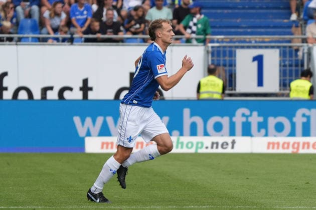 Yannik Lührs (SV Darmstadt 98) darf endlich aufs Feld - 30.08.2026 2. Bundesliga, Saison 26 27: SV Darmstadt 98 vs. Hannover 96, Stadion am Boellenfalltor, 3. Spieltag, emonline, emspor, *** Yannik Lühr s SV Darmstadt 98 Finally Takes the Field August 30, 2026, 2. Bundesliga, Season 26-27, SV Darmstadt 98 vs. Hannover 96, Stadion am Boellenfalltor, Matchday 3, emonline, emspor,