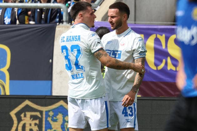 30.08.2026, xrekx, Fussball 3.Liga, 1.FC Saarbruecken - Hansa Rostock v.l. Torjubel nach dem Tor zum celebrating the goal celebrate 0:1 durch Leon Dajaku (FC Hansa Rostock) mit Niklas Kölle Koelle (FC Hansa Rostock) Saarbruecken