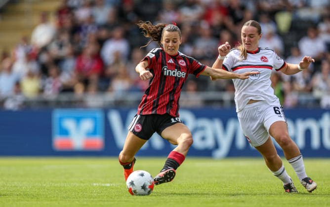 GER, Frankfurt, Eintracht Frankfurt vs 1. FC Nürnberg, Google Pixel Frauen Bundesliga, Fussball, DFB, Spielzeit 2026 2027, Stadion am Brentanobad, 2. Spieltag im Bild v.l.: Hayley Raso (Eintracht Frankfurt Frauen 16), Charline Coutel (FC Nürnberg Frauen 6), Zweikampf DFB DFL REGULATIONS PROHIBIT ANY USE OF PHOTOGRAPHS AS IMAGE SEQUENCES AND OR QUASI-VIDEO, 30.08.2026 *** GER, Frankfurt, Eintracht Frankfurt vs. 1. FC Nürnberg, Google Pixel Women s Bundesliga, Soccer, DFB, 2026–2027 Season, Stadion am Brentanobad, Matchday 2 in pictures (from left): Hayley Raso, Eintracht Frankfurt Women s Team, No. 16, Charline Coutel, FC Nuremberg Women No. 6, tackle. DFB and DFL regulations prohibit any use of photographs as image sequences and or quasi-video. August 30, 2026 Copyright: HMBxMedia HendrikxHamelau