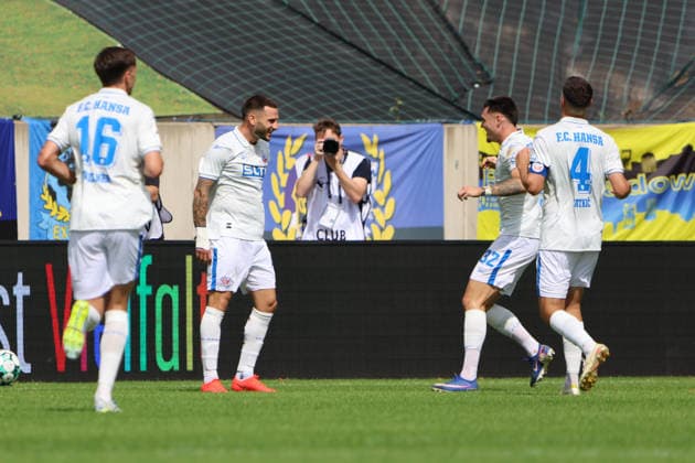 30.08.2026, Fussball, Herren, 3. Liga, Saison 2026 2027, 1. FC Saarbrücken - FC Hansa Rostock, Torjubel zum 0:1, Torschütze: Leon Dajaku (Hansa Rostock) Saarbrücken Ludwigsparkstadion Saarland Deutschland (DEU) Copyright: xSebastianxBachx