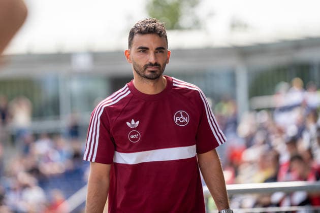 30.08.2026, xhfmx, Fussball Google Pixel Frauen-Bundesliga, Eintracht Frankfurt - 1.FC Nürnberg Omar Adlani (Trainer 1.FC Nürnberg Frauen) Frankfurt am Main *** August 30, 2026, xhfmx, Soccer, Google Pixel, Women s Bundesliga, Eintracht Frankfurt, 1. FC Nürnberg, Omar Adlani, Coach, 1. FC Nürnberg Women, Frankfurt am Main
