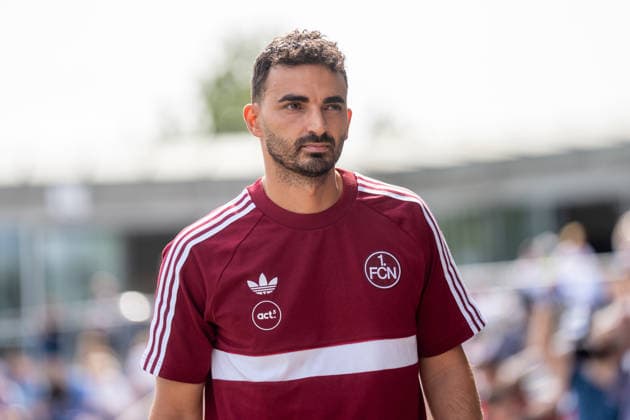 30.08.2026, xhfmx, Fussball Google Pixel Frauen-Bundesliga, Eintracht Frankfurt - 1.FC Nürnberg Omar Adlani (Trainer 1.FC Nürnberg Frauen) Frankfurt am Main *** August 30, 2026, xhfmx, Soccer, Google Pixel, Women s Bundesliga, Eintracht Frankfurt, 1. FC Nürnberg, Omar Adlani, Coach, 1. FC Nürnberg Women, Frankfurt am Main