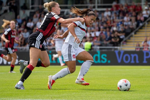 30.08.2026, xhfmx, Fussball Google Pixel Frauen-Bundesliga, Eintracht Frankfurt - 1.FC Nürnberg v.l. Laura Freigang (Eintracht Frankfurt, 10) und Alexsandra Lobanova (1.FC Nürnberg, 4) im Laufduell Frankfurt am Main *** August 30, 2026, xhfmx, Soccer, Google Pixel, Women s Bundesliga, Eintracht Frankfurt vs. 1. FC Nürnberg: Laura Freigang (Eintracht Frankfurt, 10) and Alexsandra Lobanova (1. FC Nürnberg, 4) in a footrace in Frankfurt am Main