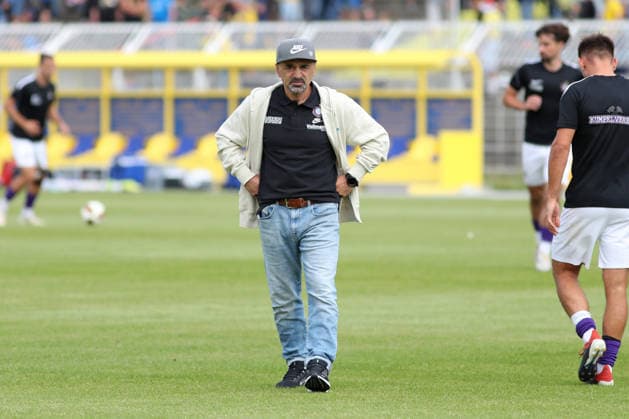 Fußball Regionalliga Nordost: 1. FC Lok Leipzig - FC Erzgebirge Aue; 30.08.2026 Trainer Khvicha Shubitidze (Erzgebirge Aue). Fußball, Regionalliga Nordost, Saison 2026 2027, 7. Spieltag: 1. FC Lok Leipzig vs. FC Erzgebirge Aue am 30.08.2026 im Bruno-Plache-Stadion, Leipzig. Copyright: xBEAUTIFULxSPORTS JanxKaeferx