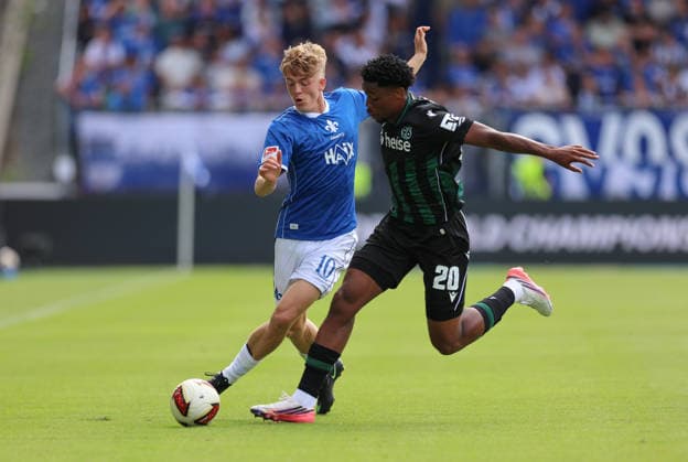 30.08.2026, Fussball 2. Bundesliga, SV Darmstadt 98 - Hannover 96, v.l., Nicolas Verkooijen (SV Darmstadt 98), Ime Okon (Hannover 96) DFL DFB REGULATIONS PROHIBIT ANY USE OF PHOTOGRAPHS AS IMAGE SEQUENCES AND OR QUASI-VIDEO. xdcx *** August 30, 2026, Soccer 2. Bundesliga, SV Darmstadt 98 vs. Hannover 96, from left: Nicolas Verkooijen (SV Darmstadt 98), Ime Okon (Hannover 96). DFL and DFB regulations prohibit any use of photographs as image sequences and or quasi-video. xdcx Copyright: HMBxMedia Claus