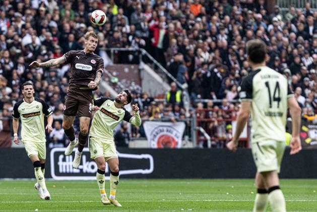 2. Fußball Bundesliga: FC St. Pauli - 1. FC Kaiserslautern; 30.08.2026 Eric Smith (FC St. Pauli, 8) 2. Fußball Bundesliga 3.Spieltag: FC St. Pauli - 1. FC Kaiserslautern; Millerntor-Stadion, Hamburg, St. Pauli; 30.08.2026 DFL regulations prohibit any use of photographs as image sequences and or quasi video. *** 2 German Bundesliga FC St. Pauli 1 FC Kaiserslautern August 30, 2026 Eric Smith FC St. Pauli, 8 2 German Bundesliga Matchday 3 FC St. Pauli 1 FC Kaiserslautern Millerntor Stadium, Hamburg, St. Pauli, August 30, 2026. DFL regulations prohibit any use of photographs as image sequences and or quasi-video content. Copyright: xBEAUTIFULxSPORTS Buriakovx