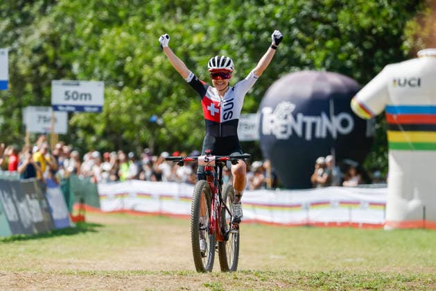 TRENTO, ITALY - AUGUST 30: Sina Frei from Switzerland celebrates victory and she™s the 2026 world champion during the Uci Mountainbike World Championship, WM, Weltmeisterschaft - Women Elite Cross-County World Championships at Val di Sole on August 30, 2026 in Trento, Italy. Trento Val di Sole Trento Italy Copyright: xJustPictures.ch FrancescoxMinghettix jp-en-EuSpIm-JP6_FRM_UCIWC_GRLXCO_30Aug_000245