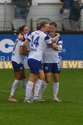 30.08.2026, Hänsch-Arena, Meppen, GER, 2. Bundesliga, Frauen: SV Meppen vs Eintracht Frankfurt II, Jubel nach Tortreffer von Sarah Dittrich (SV Meppen 19) DFL REGULATIONS PROHIBIT ANY USE OF PHOTOGRAPHS AS IMAGE SEQUENCES AND OR QUASI-VIDEO. Meppen Niedersachsen Hänsch-Arena