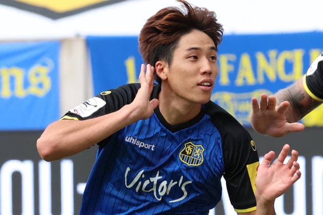 30.08.2026, xrekx, Fussball 3.Liga, 1.FC Saarbruecken - Hansa Rostock v.l. Torjubel nach dem Tor zum celebrating the goal celebrate 1:1 durch Seung-joon Lee (1.FC Saarbruecken) Saarbruecken