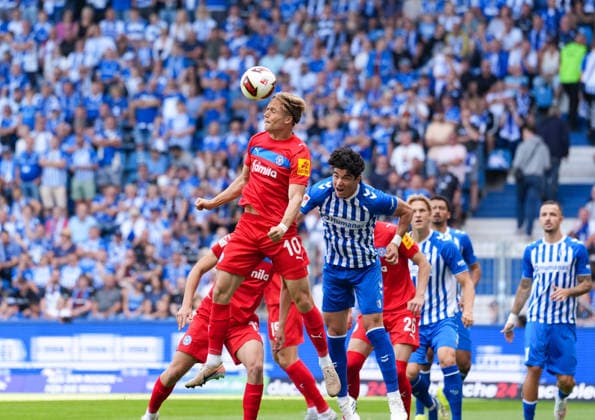 Jonas Therkelsen (Holstein Kiel, 10) koepft den Ball. GER, 1. FC Magdeburg vs Holstein Kiel, 2. Bundesliga, 3. Spieltag, Saison 2026-27, Avnet Arena, Magdeburg, 30.08.2026 DFL REGULATIONS PROHIBIT ANY USE OF PHOTOGRAPHS AS IMAGE SEQUENCES AND OR QUASI-VIDEO GER, 1. FC Magdeburg vs Holstein Kiel, 2. Bundesliga, 3. Spieltag, Saison 2026-27, 30.08.2026 Magdeburg *** Jonas Therkelsen, Holstein Kiel, 10, heads the ball (GER), 1. FC Magdeburg vs. Holstein Kiel, 2. Bundesliga, Matchday 3, 2026–27 season, Avnet Arena, Magdeburg, August 30, 2026. DFL regulations prohibit any use of photographs as image sequences and or quasi-video (GER), 1 FC Magdeburg vs. Holstein Kiel, 2. Bundesliga, Matchday 3, 2026–27 season, August 30, 2026, Magdeburg Copyright: xEibner-Pressefoto ScottxColemanx EP_SCN