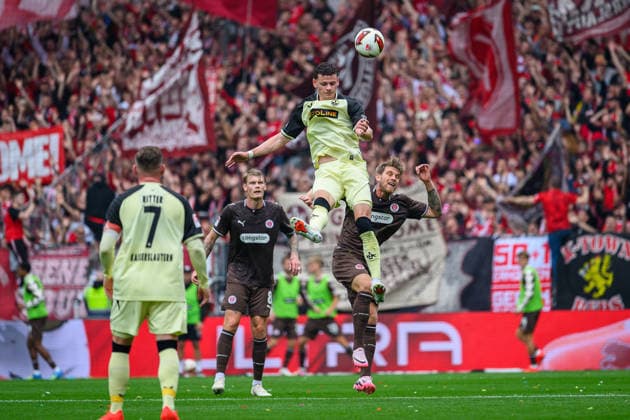 Fußball I Saison 2026-2027 I 2. Bundesliga I 3. Spieltag I FC St. Pauli - 1. FC Kaiserslautern I 30.08.2026 Erencan YardÄ±mcÄ± (17, 1. FC Kaiserslautern), Marcus Mathisen (6, FC St. Pauli) Hamburg Millerntor-Stadion Hamburg Deutschland *** Soccer 2026–2027 Season 2. Bundesliga Matchday 3 FC St. Pauli vs. 1. FC Kaiserslautern August 30, 2026 Erencan Yardimsici 17, 1 FC Kaiserslautern, Marcus Mathisen 6, FC St. Pauli, Millerntor Stadium, Hamburg, Germany Copyright: xLobecax xHenningxRohlfsx