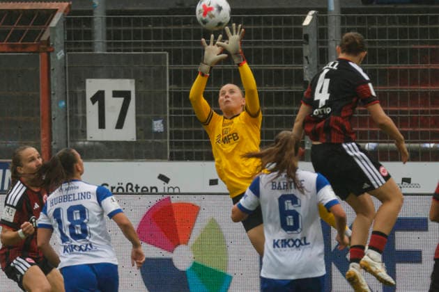 30.08.2026, Hänsch-Arena, Meppen, GER, 2. Bundesliga, Frauen: SV Meppen vs Eintracht Frankfurt II, Parade von TW Carla Mia Steenken (SV Meppen 1) DFL REGULATIONS PROHIBIT ANY USE OF PHOTOGRAPHS AS IMAGE SEQUENCES AND OR QUASI-VIDEO. Meppen Niedersachsen Hänsch-Arena