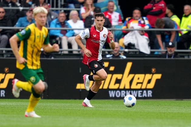 Eredivisie: Feyenoord Rotterdam v ADO Den Haag Rotterdam - Mika Marmol of Feyenoord Rotterdam dribbles during the fourth competition round of the 2026 2027 Eredivisie season. The match is set between Feyenoord Rotterdam and ADO Den Haag at De Kuip on 30 August 2026 in Rotterdam, The Netherlands. (Hero Images Danny de Groot) Copyright: xDannyxdexGrootx