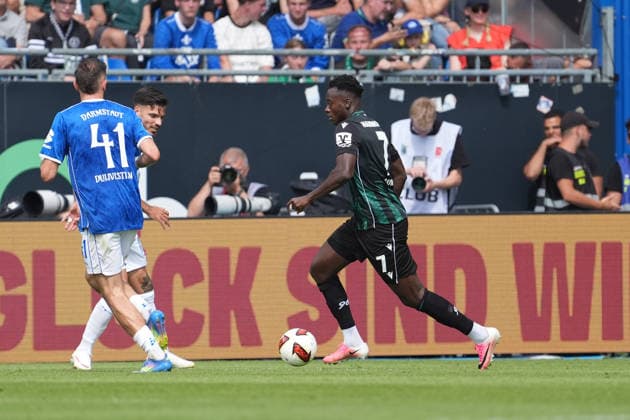 Mustapha Bundu (Hannover 96) greift an - 30.08.2026 2. Bundesliga, Saison 26 27: SV Darmstadt 98 vs. Hannover 96, Stadion am Boellenfalltor, 3. Spieltag, emonline, emspor, *** Mustapha Bundu: Hannover 96 on the Attack, August 30, 2026, 2. Bundesliga, Season 26-27, SV Darmstadt 98 vs. Hannover 96, Stadion am Böllenfalltor, Matchday 3, emonline, emspor,