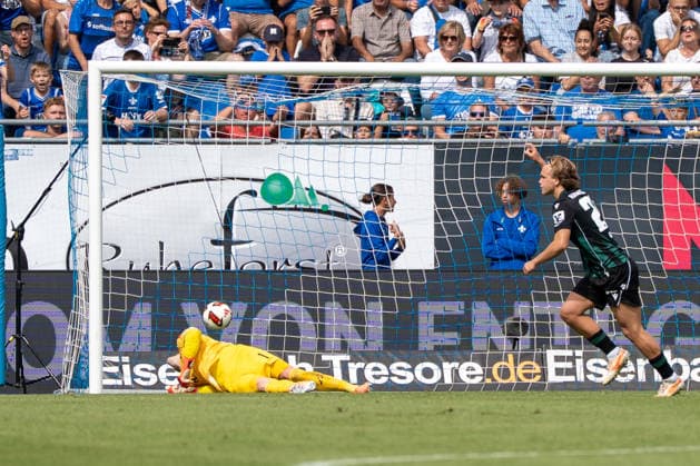 2. Bundesliga: SV Darmstadt 98 vs Hannover 96, Merck-Stadion am Böllenfalltor, 30.08.2026 Elfmeter für Hannover 96, Tor durch Lars Gindorf (Hannover 96, 25) 1:0 2. Bundesliga: SV Darmstadt 98 vs Hannover 96, Merck-Stadion am Böllenfalltor, 30.08.2026 DFB DFL REGULATIONS PROHIBIT ANY USE OF PHOTOGRAPHS AS IMAGE SEQUENCES AND OR QUASI-VIDEO. *** 2. Bundesliga: SV Darmstadt 98 vs. Hannover 96, Merck Stadium at Böllenfalltor, August 30, 2026. Penalty kick for Hannover 96; goal by Lars Gindorf (Hannover 96), 25–1–0. 2. Bundesliga: SV Darmstadt 98 vs. Hannover 96, Merck Stadium at Böllenfalltor, August 30, 2026 DFB and DFL regulations prohibit any use of photographs as image sequences and or quasi-video. Copyright: xBEAUTIFULxSPORTS Hillx