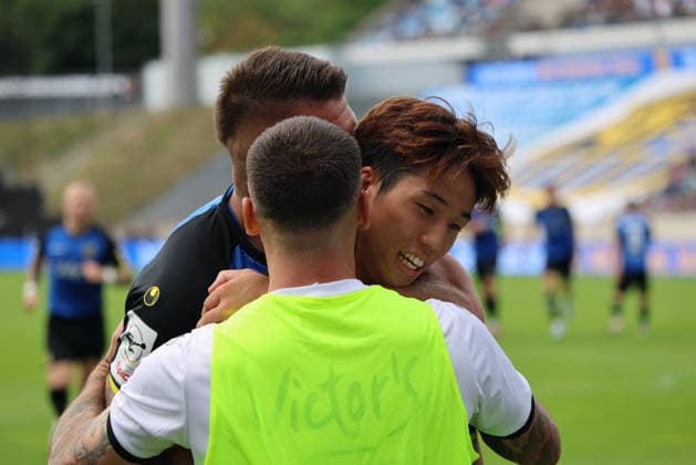30.08.2026, Fussball, Herren, 3. Liga, Saison 2026 2027, 1. FC Saarbrücken - FC Hansa Rostock, Torjubel zum 1:1, Torschütze: Seung-Joon Lee (1. FC Saarbrücken) Saarbrücken Ludwigsparkstadion Saarland Deutschland (DEU) Copyright: xSebastianxBachx
