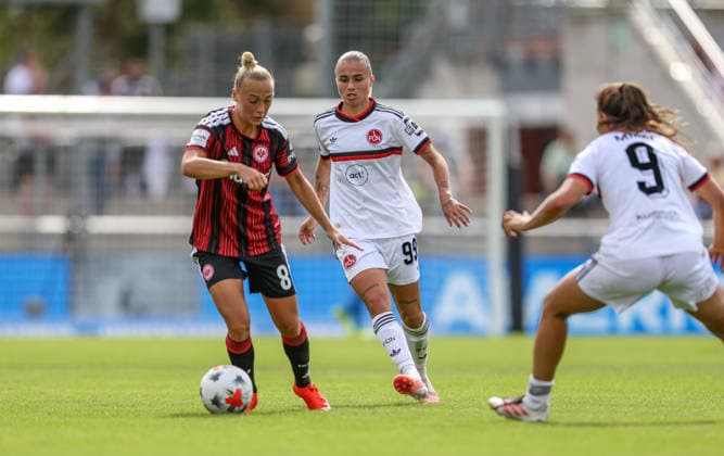 GER, Frankfurt, Eintracht Frankfurt vs 1. FC Nürnberg, Google Pixel Frauen Bundesliga, Fussball, DFB, Spielzeit 2026 2027, Stadion am Brentanobad, 2. Spieltag im Bild v.l.: Hanna Bennison (Eintracht Frankfurt Frauen 8), Louna Lapassouse (FC Nürnberg Frauen 99) DFB DFL REGULATIONS PROHIBIT ANY USE OF PHOTOGRAPHS AS IMAGE SEQUENCES AND OR QUASI-VIDEO, 30.08.2026 *** GER, Frankfurt, Eintracht Frankfurt vs. 1. FC Nürnberg, Google Pixel Women s Bundesliga, Soccer, DFB, 2026–2027 Season, Stadion am Brentanobad, Matchday 2 in pictures (from left): Hanna Bennison, Eintracht Frankfurt Women s Team 8, Louna Lapassouse, FC Nuremberg Women No. 99. DFB and DFL regulations prohibit any use of photographs as image sequences and or quasi-video. August 30, 2026 Copyright: HMBxMedia HendrikxHamelau