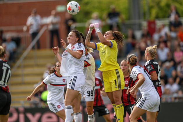 GER, Frankfurt, Eintracht Frankfurt vs 1. FC Nürnberg, Google Pixel Frauen Bundesliga, Fussball, DFB, Spielzeit 2026 2027, Stadion am Brentanobad, 2. Spieltag im Bild v.l.: Leia Varley (FC Nürnberg Frauen 2), Lourdes Romero (FC Nürnberg Frauen 1), Strafraumszene DFB DFL REGULATIONS PROHIBIT ANY USE OF PHOTOGRAPHS AS IMAGE SEQUENCES AND OR QUASI-VIDEO, 30.08.2026 *** GER, Frankfurt, Eintracht Frankfurt vs. 1. FC Nürnberg, Google Pixel Women s Bundesliga, Soccer, DFB, 2026–2027 Season, Stadion am Brentanobad, Matchday 2 in pictures (from left): Leia Varley, 1. FC Nürnberg Women 2, Lourdes Romero, FC Nürnberg Women’s 1, penalty area scene. DFB and DFL regulations prohibit any use of photographs as image sequences and or quasi-video. August 30, 2026 Copyright: HMBxMedia HendrikxHamelau