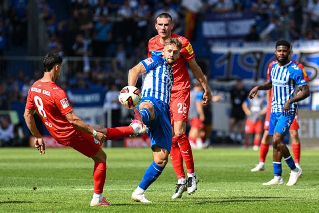 Fußball I Herren I Saison 2026-2027 I 2. Bundesliga I 3. Spieltag I 1. FC Magdeburg - Holstein Kiel I 30.08.2026 Zweikampf Guillermo Balzi (8, Holstein Kiel), Torben Müsel (26, 1. FC Magdeburg) Magdeburg Avnet Arena (Heinz-Krügel-Platz 1) Sachsen-Anhalt Deutschland *** Soccer I Men s I 2026–2027 Season I 2. Bundesliga I Matchday 3 I 1 FC Magdeburg vs. Holstein Kiel I August 30, 2026 Tackle between Guillermo Balzi (8), Holstein Kiel, and Torben Müsel (26), 1 FC Magdeburg, Magdeburg, Avnet Arena, Heinz Krügel Platz 1, Saxony-Anhalt, Germany Copyright: xLobeca InesxHähnelx