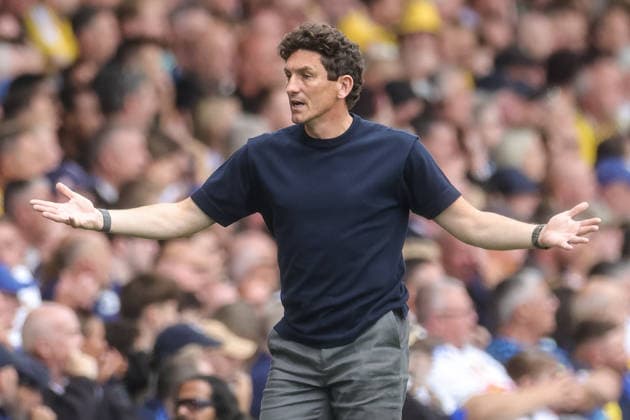 Premier League: Leeds United v Brentford Keith Andrews manager of Brentford reacts in the technical area during the Premier League match Leeds United vs Brentford at Elland Road, Leeds, United Kingdom on 30 August 2026 (Photo by Mark Cosgrove News Images) Leeds Elland Road West Yorkshire United Kingdom Copyright: xMarkxCosgrove NewsxImagesx