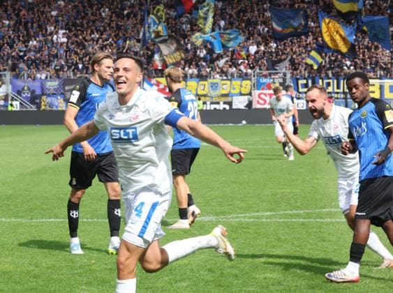 1.FC Saarbrücken.,FC Hansa Rostock Saarbrücken , 30.08.2026 Fußball 3.Liga 1.FC Saarbrücken.,FC Hansa Rostock 1-3 Kenan Fatkic FC Hansa Rostock hat den Elfmeter verwandelt Saarbrücken Ludwigsparkstadion Saarland Deutschland