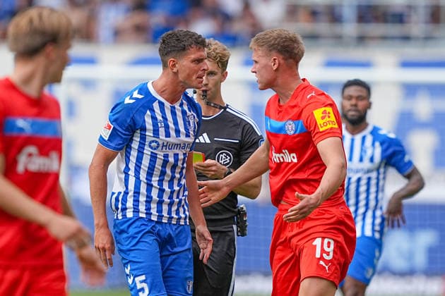 30.08.2026, xydrx, Fußball, 2. Fußball Bundesliga, 1.FC Magdeburg - Holstein Kiel, Saison 2026 2027, Avnet Arena: Tobias Mueller (1.FC Magdeburg, 5) und Phil Harres (Holstein Kiel, 19) geraten an einander DFB regulations prohibit any use of photographs as image sequences and or quasi-video. *** August 30, 2026, xydrx, Soccer, 2. Bundesliga, 1. FC Magdeburg vs. Holstein Kiel, 2026–2027 season, Avnet Arena: Tobias Mueller (1 FC Magdeburg, No. 5) and Phil Harres (Holstein Kiel, No. 19) clash. DFB regulations prohibit any use of photographs as image sequences and or quasi-video. Copyright: HMBxMedia YannisxDreimann