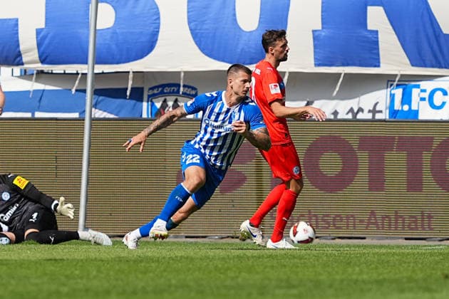 30.08.2026, xydrx, Fußball, 2. Fußball Bundesliga, 1.FC Magdeburg - Holstein Kiel, Saison 2026 2027, Avnet Arena: Torjubel nach dem Tor zum 1:0 für den 1.FC Magdeburg durch Torschütze Mateusz Zukowski (1.FC Magdeburg, 22) DFB regulations prohibit any use of photographs as image sequences and or quasi-video. *** August 30, 2026, xydrx, Soccer, 2. Bundesliga, 1. FC Magdeburg vs. Holstein Kiel, 2026–2027 season, Avnet Arena: Celebrations after 1 FC Magdeburg’s 1–0 goal scored by Mateusz Zukowski, 1 FC Magdeburg. 22 DFB regulations prohibit any use of photographs as image sequences and or quasi-video. Copyright: HMBxMedia YannisxDreimann