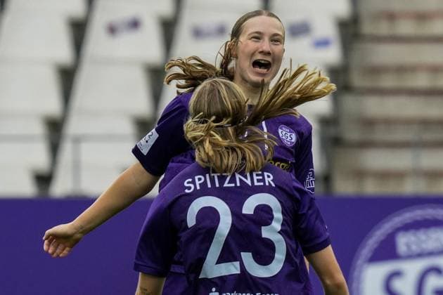 Frauenfussball in Essen ** NUR FÜR REDAKTIONELLE ZWECKE ** EDITORIAL USE ONLY **<p>Laura Bröring von SGS Essen freut sich über ein Tor gegen Mönchengladbach. Das Spiel SGS Essen gegen Borussia Mönchengladbach endete am 30.08. 2026 mit X:X im Stadion Essen an der Hafenstraße 97a. Michael Gohl FUNKE Foto Services< p> Deutschland Nordrhein-Westfalen Essen Copyright: MichaelxGohl *** Women s Soccer in Essen ** FOR EDITORIAL PURPOSES ONLY ** EDITORIAL USE ONLY ** p Laura Bröring of SGS Essen celebrates a goal against Mönchengladbach. The match between SGS Essen and Borussia Mönchengladbach ended on August 30, 2026, with a score of X-X at the Essen Stadium, located at Hafenstraße 97a. Michael Gohl, FUNKE Photo Services p Sports Germany North Rhine-Westphalia Essen Copyright MichaelxGohl Copyright: MichaelxGohl doc87dupixyxypwyhmecxf ,EDITORIAL USE ONLY