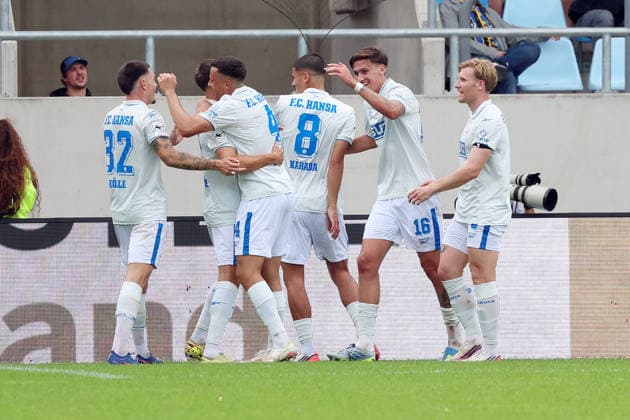 30.08.2026, xrekx, Fussball 3.Liga, 1.FC Saarbruecken - Hansa Rostock v.l. Torjubel nach dem Tor zum celebrating the goal celebrate 1:4 durch Lukas Wallner (FC Hansa Rostock) Saarbruecken