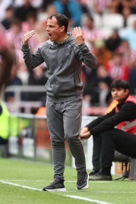 Sunderland v Fulham, Premier League RÃ gis Le Bris Manager of Sunderland during the Premier League match between Sunderland and Fulham at the Stadium Of Light, Sunderland, UK on 30 August 2026. Sunderland Stadium Of Light Tyne and Wear UK Editorial use only DataCo restrictions apply See www.football-dataco.com , Copyright: xRyanxBrownex PSI-24780-0037