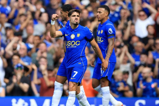 Chelsea FC v Brighton & Hove Albion - Premier League 2026 27 Pedro Neto of Chelsea celebrates 2nd goal during the Premier League 2026 27 match between Chelsea FC and Brighton & Hove Albion at Stamford Bridge on August 30, 2026 in London, England. WARNING! This Photograph May Only Be Used For Newspaper And Or Magazine Editorial Purposes. May Not Be Used For Publications Involving 1 player, 1 Club Or 1 Competition Without Written Authorisation From Football DataCo Ltd. For Any Queries, Please Contact Football DataCo Ltd on +44 (0) 207 864 9121 London Stamford Bridge England United Kingdom Copyright: xAllstarxPicturexLibraryxLtdx