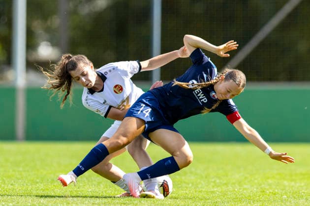Regionalliga Nordost Frauen: 1. FFC Turbine Potsdam II vs. 1. FFV Erfurt; Potsdam; 30.08.2026 Jasmin Sautter ( 4; 1. FFV Erfurt) gegen Pia Pantel ( 14; 1. FFC Turbine Potsdam II) Regionalliga Nordost Frauen: 1. FFC Turbine Potsdam II vs. 1. FFV Erfurt; Sportforum Potsdam Waldstadt Schlaatz; 30.08.2026 Copyright: xBEAUTIFULxSPORTS Duehringx